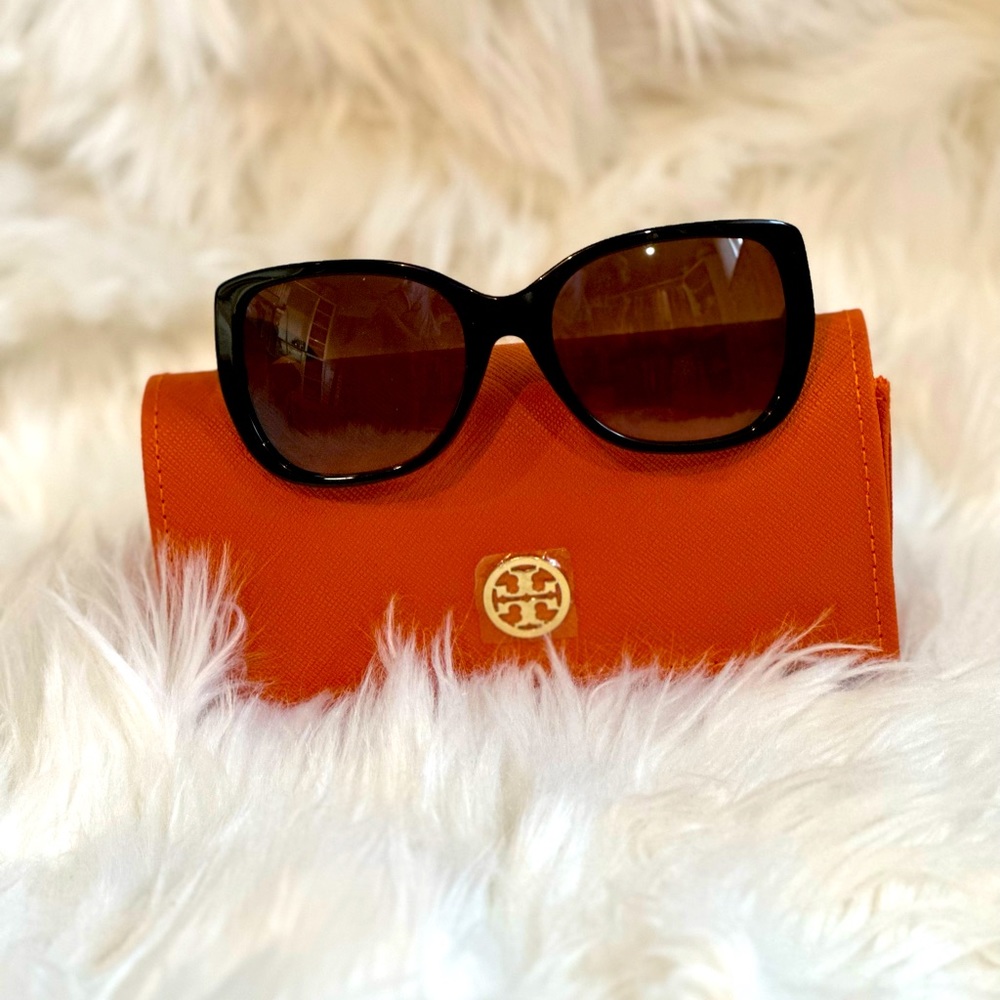 New Tory Burch Brown Rectangular Sunglasses, TY7086